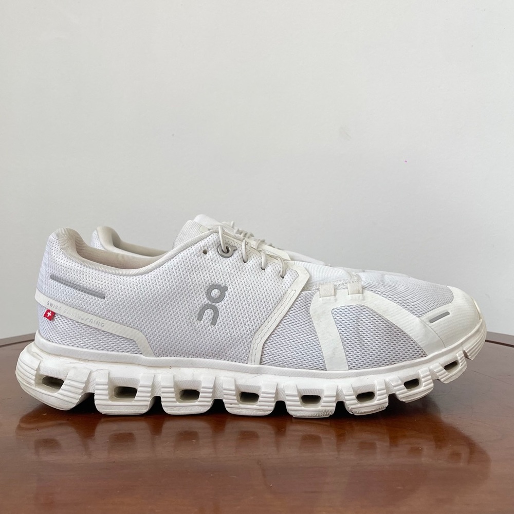 On Cloud 5 Women’s Low-Top Running Shoes | US 10